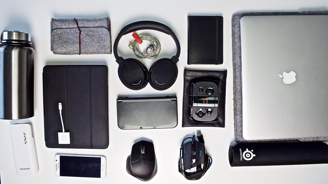 What's In My Tech Bag/EDC Mid 2016 - YouTube