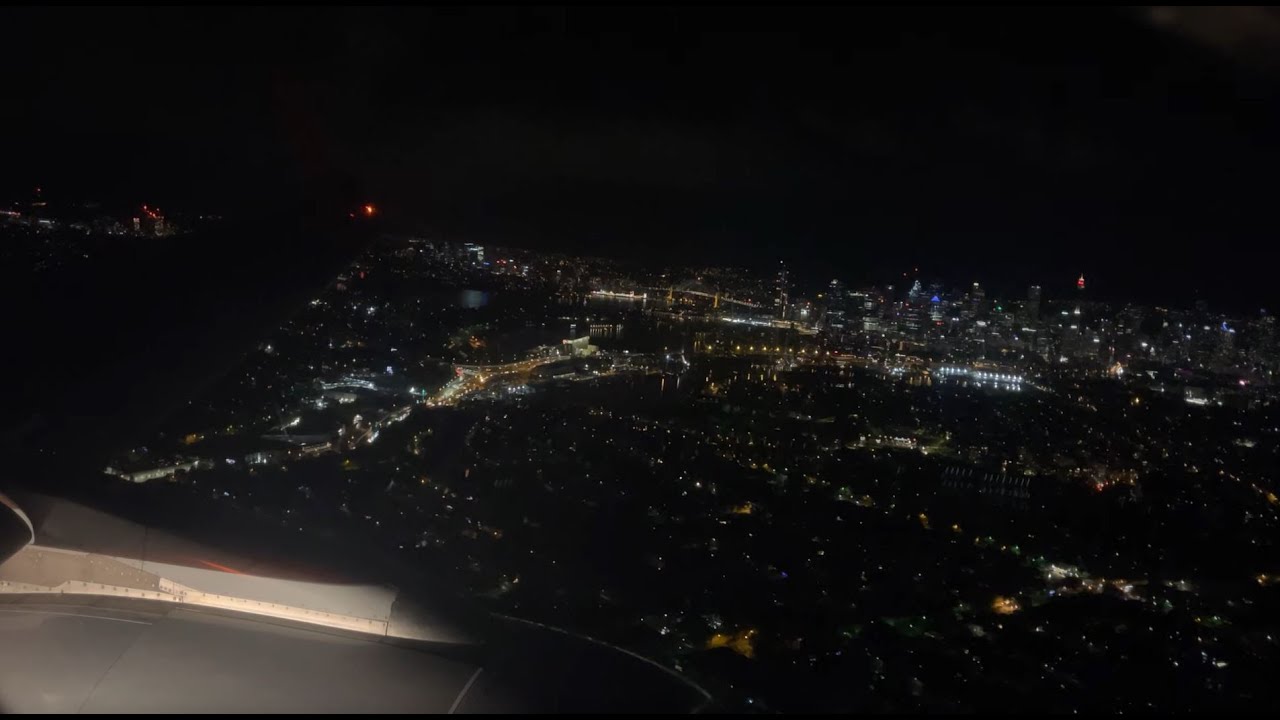 Jetstar Airbus A320 | Landing in Sydney with incredible night views of the city