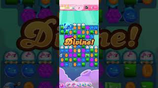 Playing Candy crush lvl 1045 screenshot 5