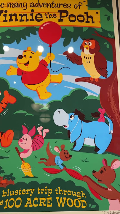 🍯 Stunning Winnie the Pooh Artwork at the Park! #WinnieThePooh #DisneyArt #Disneyland