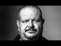 Kamiondžija rođen sa dva polna organa postao miljenik žena (VIDEO)