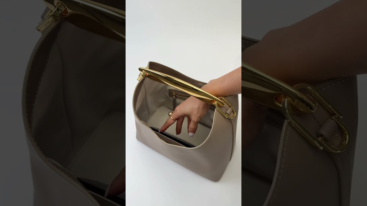 Our Boomerang Leather Taupe💫 