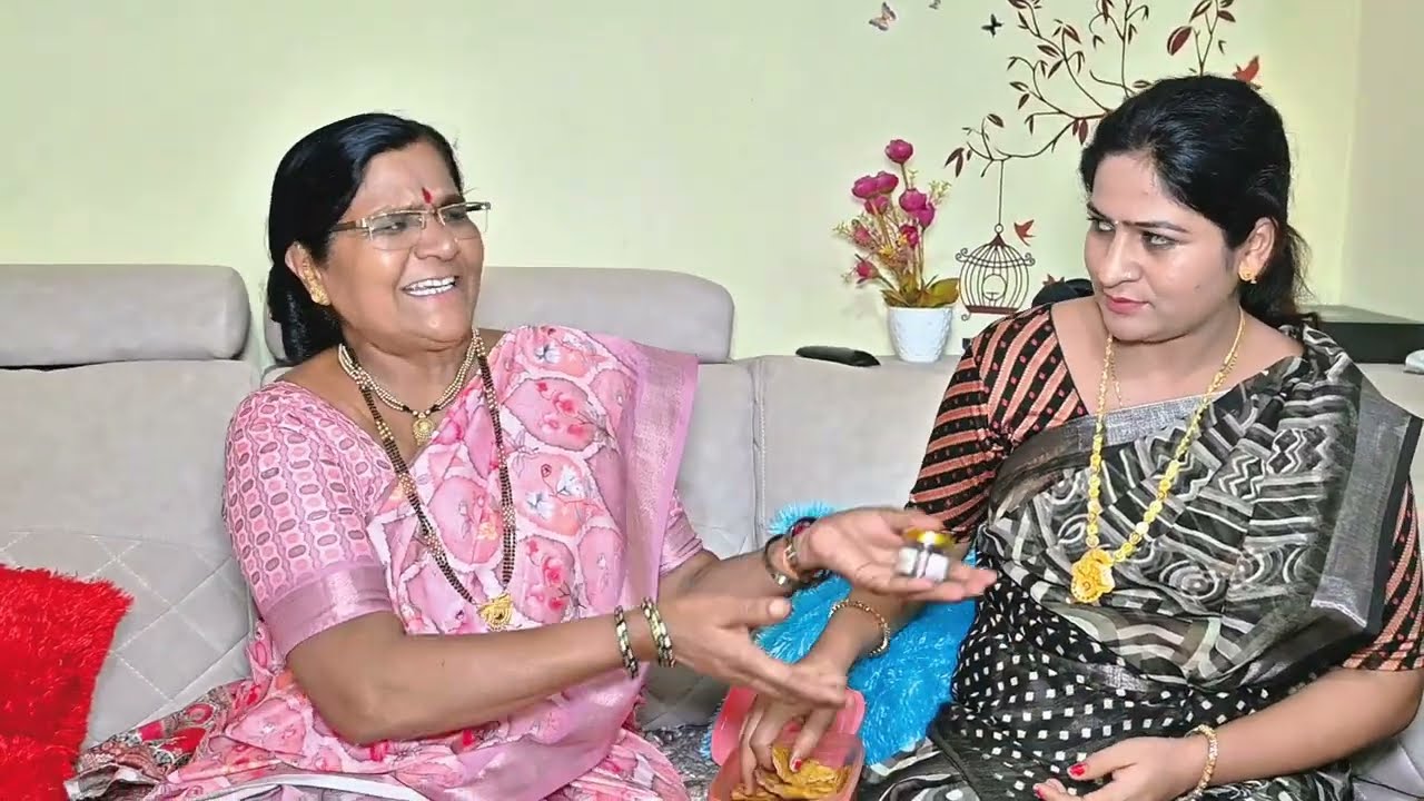 रेशमाच्या आईने रेशमासाठी काय काय आणलं बघा 🫢 | सासुने लय टोमने मारले 😥 | 