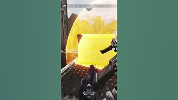 I had to risk my life for the shield cell 😂 #apex #apexlegends #apexlegendsclips #shorts