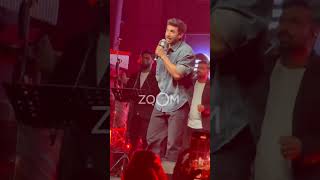 We are definitely SURPRISED to see Aditya Roy Kapur SING this well at an event😍 #shorts