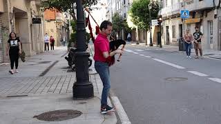 El gaiteiro de Pi y Margall de Vigo sale a la calle tras 60 días