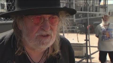 LIVE at Willie Nelson