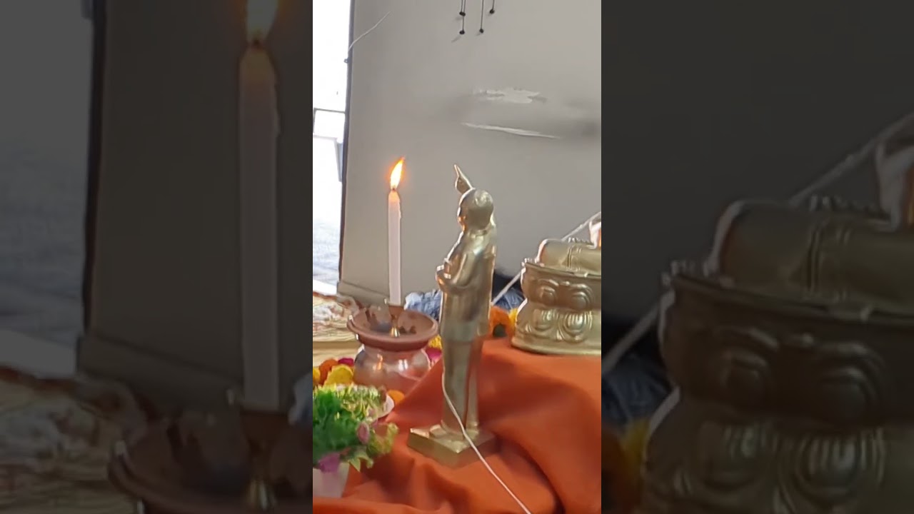 Good Buddha Devotees pay homage to the Buddha Dhamma Sangha quality. 