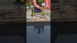 DCF900 vs DCF887 ⚡ Raw torque vs pure speed. Same screw. Which one wins today? #DeWalt #construction