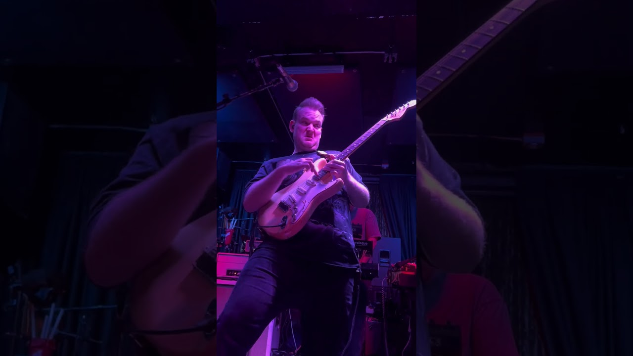Rippin’ in Frisco 🎸🌴 #guitar #guitarsolo #sanfrancisco #california #jamband #guitarra #funkmusic