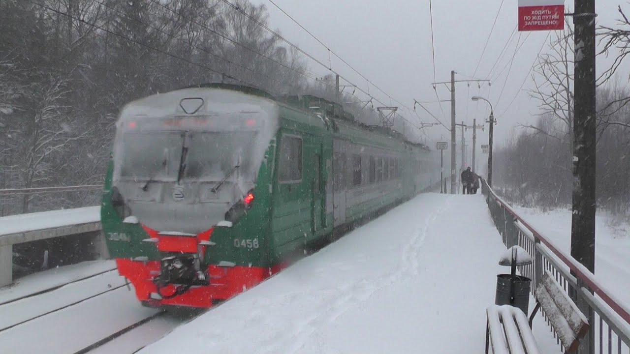 Поезда белорусское направление. Эд4м 0458. Театральная. Платформа. Эд4м 0458. Станция Дорохова электричка. Станция Театральная Тучково.