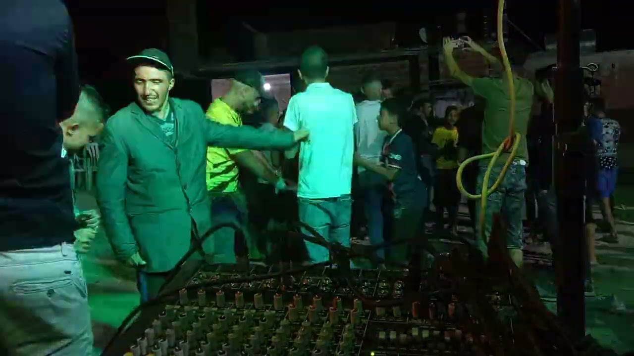 حفل من #أعراس #الشاوية بأداء الثلاثي ، أمير بوروبة ، فارس العبداوي ، هشام زياني ، في قلب #الاوراس