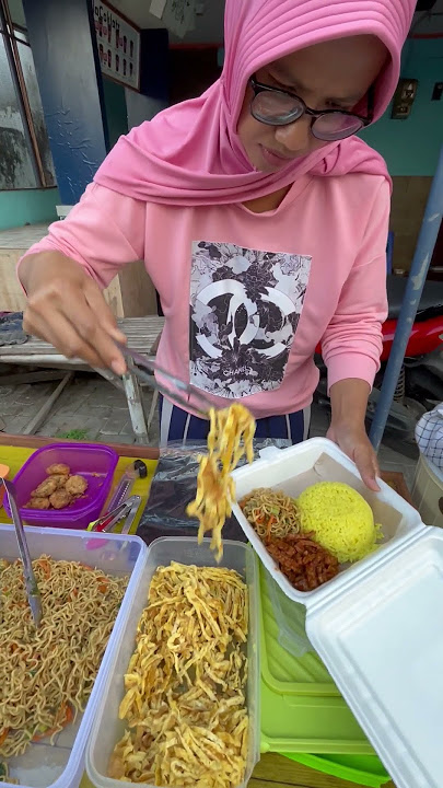 KULINER NASI KUNING MBAK YULI DGN ANEKA MACAM PILIHAN LAUK ‼️