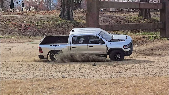 1/8 Scale Traction Hobby RAM1500 #offroad #4x4 #automobile