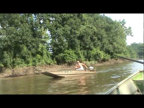 crowder ms rednecks with guns asian carp.MPG