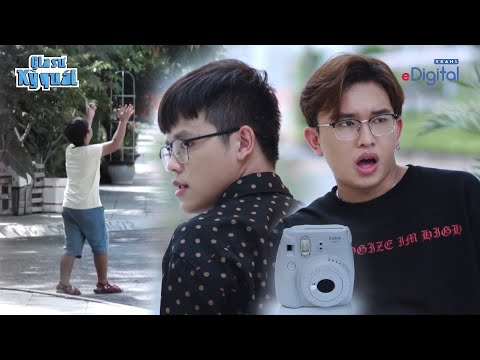 Cậu bé được giải cứu, nhờ chiếc máy ảnh đoán trước tương lai | Gia Sư Kỳ Quái #1