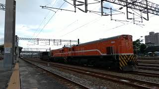 7202次貨物列車(逆牽柴電)由嘉義站出發