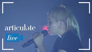 Hayley Kiyoko Performs \\