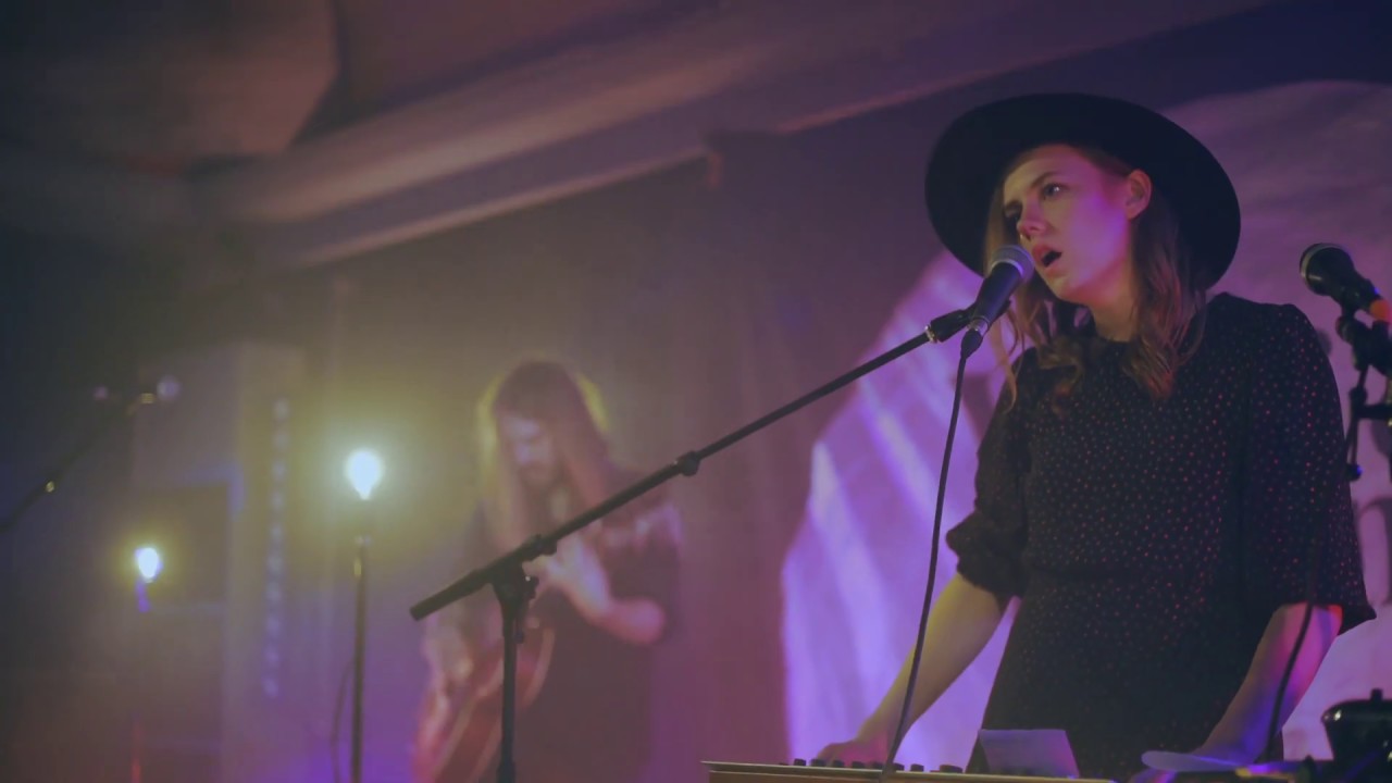 Wolf & Moon - Braver Dreamer (live in Kantine am Berghain)