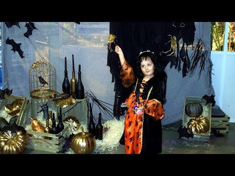 ШОК! ПРАНК В СУПЕРМАРКЕТЕ! БАБА ЯГА НАПАДАЕТ НА ЛЮДЕЙ / Pranks from the witch in the shop