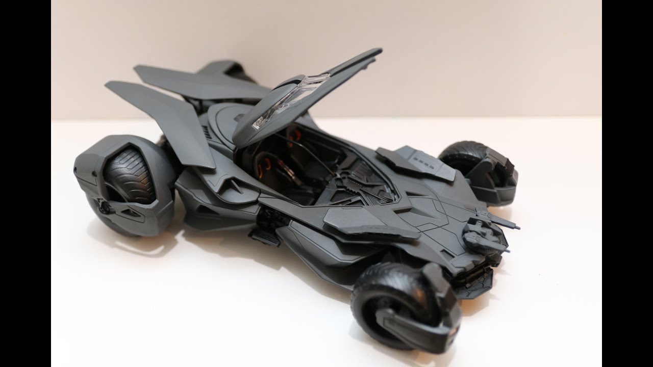 MODEL KIT DIECAST CAR Model METALS Black 1/24 Jada BATMAN V SUPERMAN BATMOBILE 