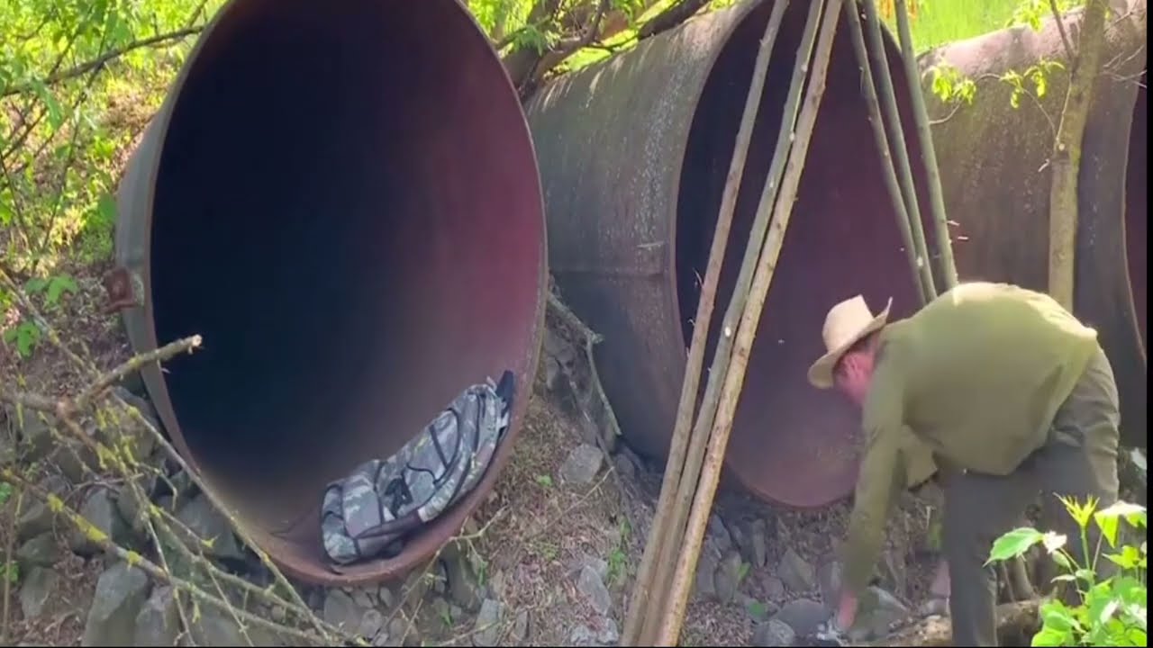 I Construct Iron Shelter with Bushcraft