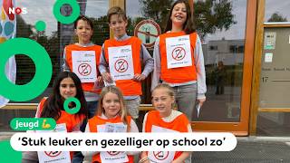 Op Dit Schoolplein Zijn Alle Telefoons Verboden, Ook Voor Ouders
