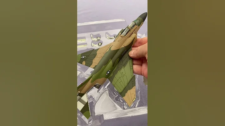 hobby master 1/72 McDonnell Douglas F-4D Phantom II  555th TFS,  “Steve Ritchie”   #Shorts