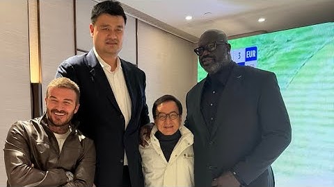 最萌身高差！NBA中国赛巨星齐聚，成龙合影姚明奥胖秒变小矮人