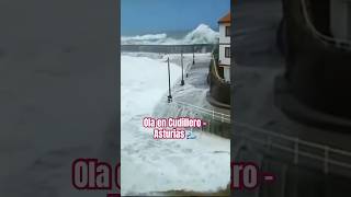 Impactantes imágenes de olas en Cudillero-Asturias #naturaleza #temporal #asturias