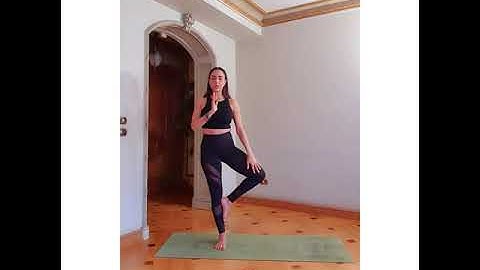 How to do Tree pose (Vrksasana). Step-by-Step Yoga Tutorial