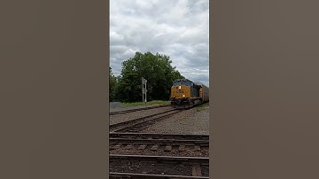 CSX Hitting The Double Diamonds With Horn Salute #train #trainhorn #asmr #railfan #csx #railway
