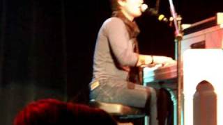 Hanson - Thinking 'Bout Somethin - LIVE at KHITS Jingle Ball 2010 Tulsa OK