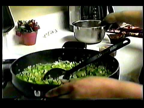 COOKING THAT HOLIDAY DINNER - YouTube