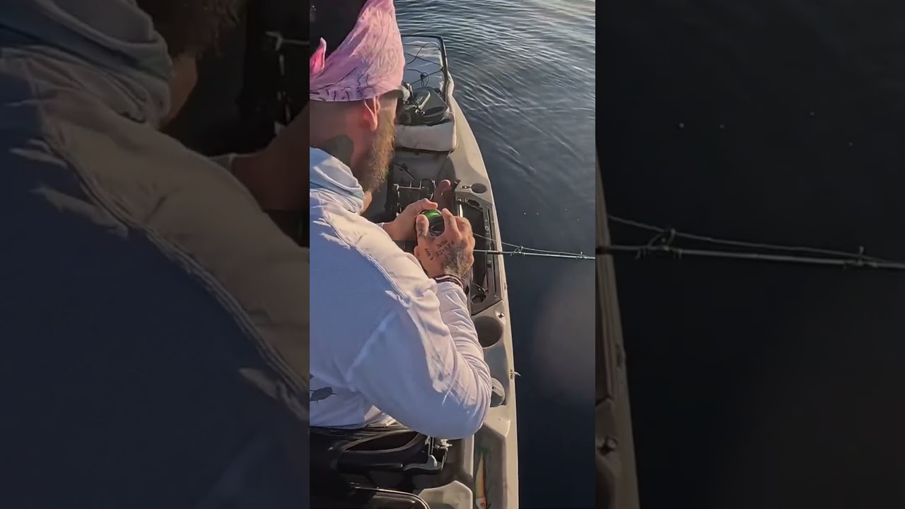 Με πήρε ΞΑΦΝΙΚΑ 😱😱 #ψάρεμα #fishing #kayakfishing