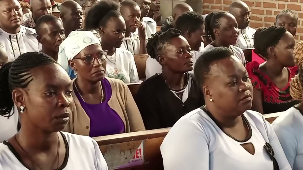 BWANA ANAKUJA KUWAHUKUMU MATAIFA KWA HAKI. ZABURI YA DOMNIKA YA 33