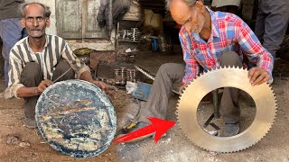 How to Make Roller Chain Sprocket Gear From Hard Steel of Scrap Ships in Factory ||