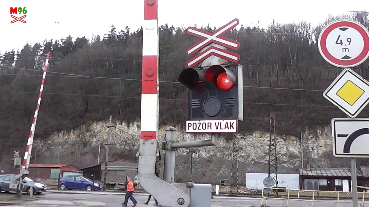 Železniční přejezdy Ústí nad Orlicí (#1 + #2) [P4885 + P4884] - 15.3.2014 / Czech railroad crossings