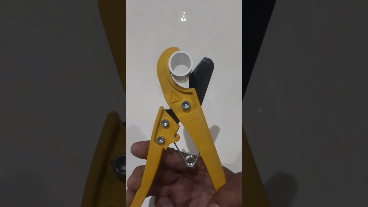 Gunting Pipa 33 MM (DELI) 