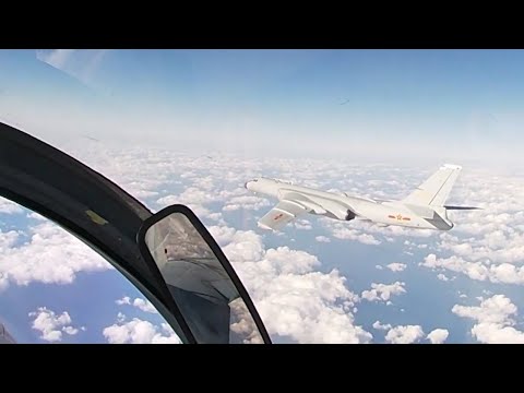 중, 러 군용기 무더기로 한국방공식별구역(카디즈) 무단 진입,  중국 H-6K 폭격기를 호위하는 러시아 <strong>수호이</strong>-27 전투기 등 중러 연합훈련 영상