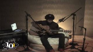 Video thumbnail of "Acorrentados - Twitcam 2 @estudiocentoeum do Leandro Léo"