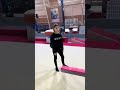 Quand une nouvelle gymnaste veut apprendre la gymnastique  bravo lou 