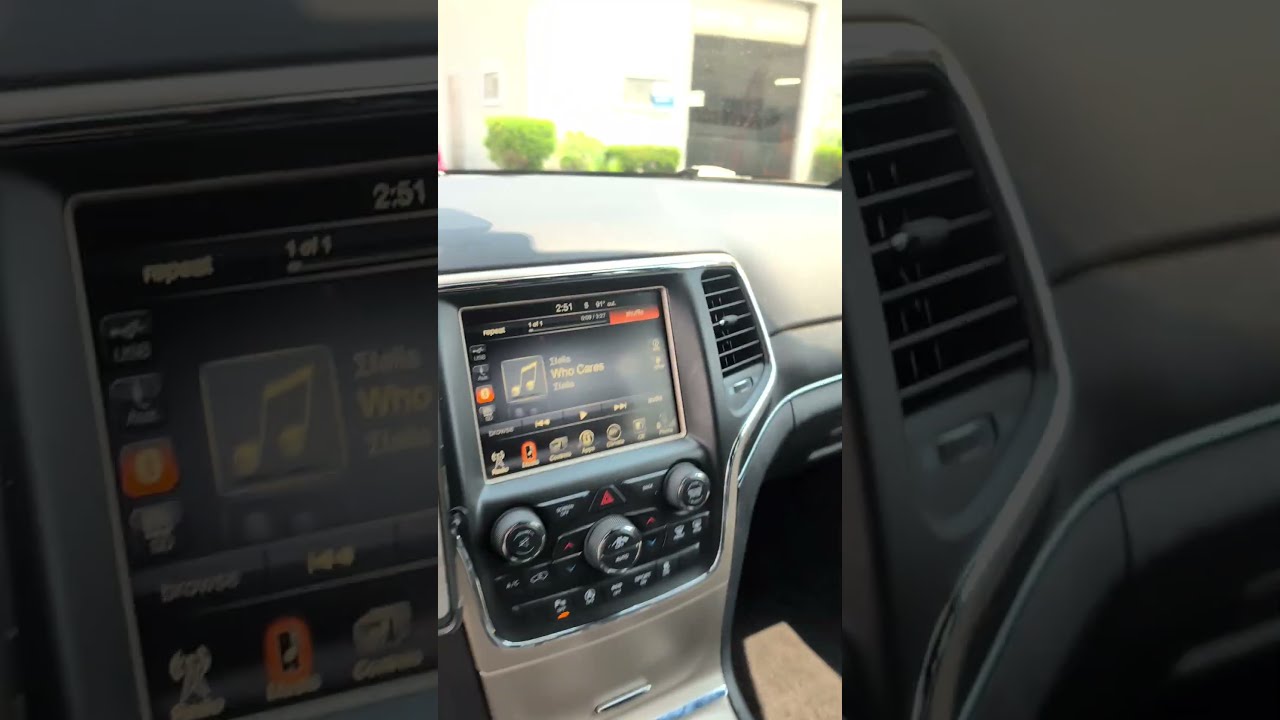 17 Jeep Grand Cherokee Uconnect