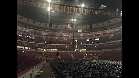 salvatore playing in an empty arena