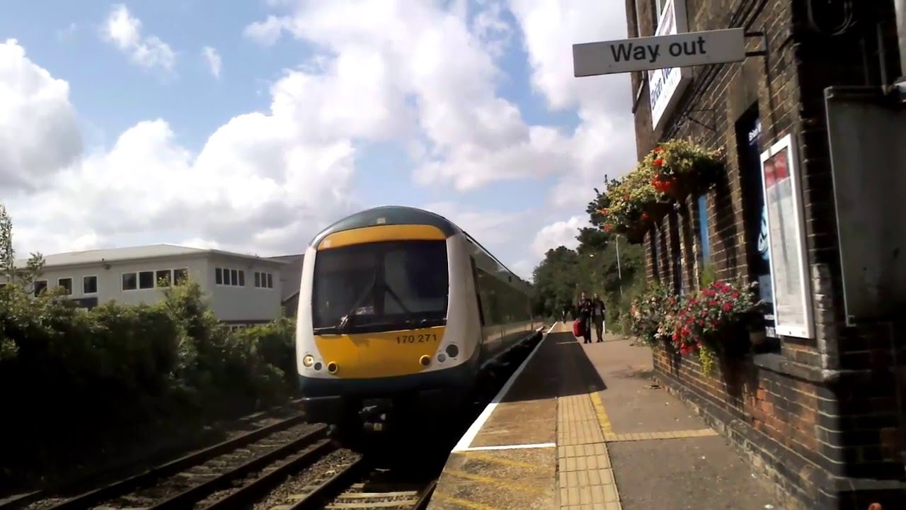 Brundall Station LC 170271 (25/07/2015)