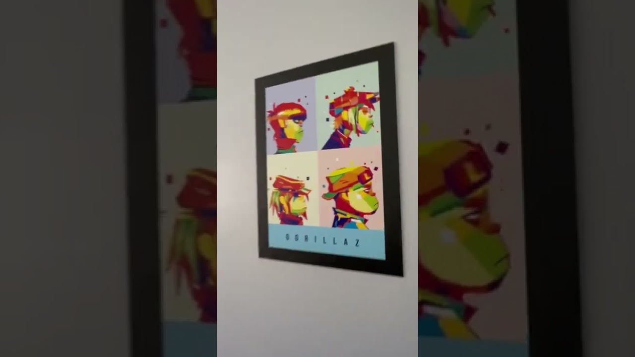 Difference between Displate’s 3D mount and wall mount