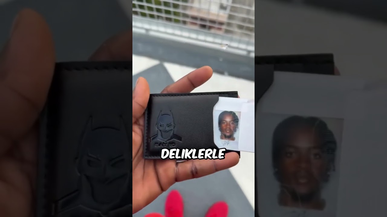 Batman Cüzdanını Alırken Böyle Bir Şey Beklemiyordu.. 🦇😂