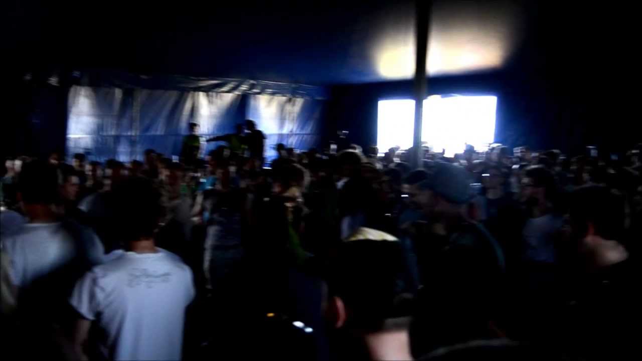 EMP!RE @ 2000 Trees 2013 - Black Hearts