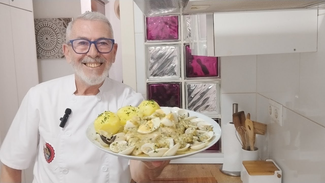Filete de merluza en salsa .fácil y económico cocina tradicional.
