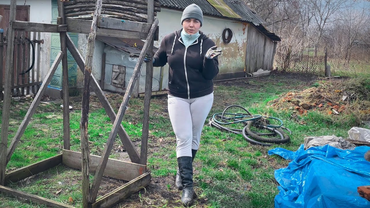 ТИНЯЮСЯ ПО ДВОРУ🦄КУПИЛИ ХАТУ В СЕЛІ🏚УСЮДИ ТРЕШ РЕЗУЛЬТАТУ НУЛЬ ЗАТО КВІТИ РОЗГЛЯДАЮ🤦‍♀️